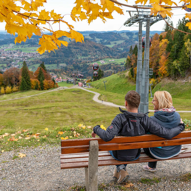 Herbstwandern am Imberg mit Ausblick auf Oberstaufen.