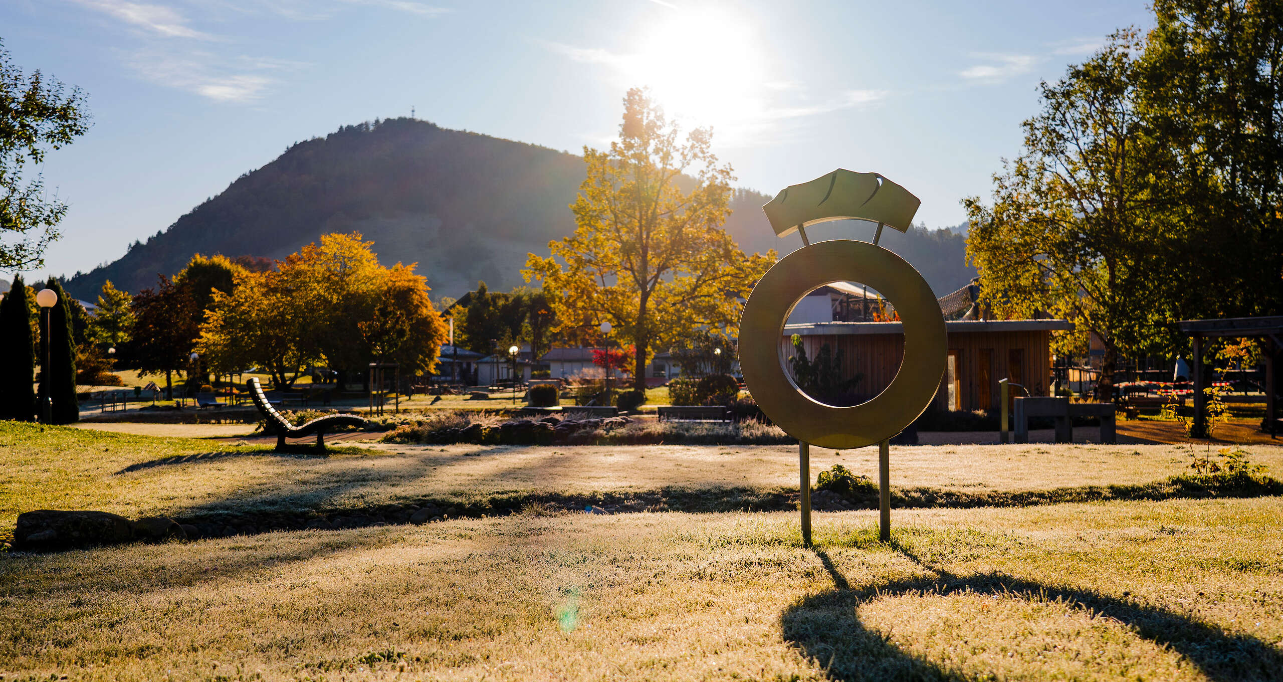 Oberstaufen Logo im Oberstaufen PARK im Herbst