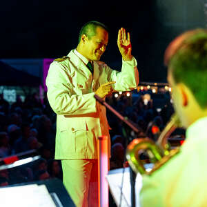 Dirigent der Big Band der Bundeswehr bei dem Konzert in Oberstaufen