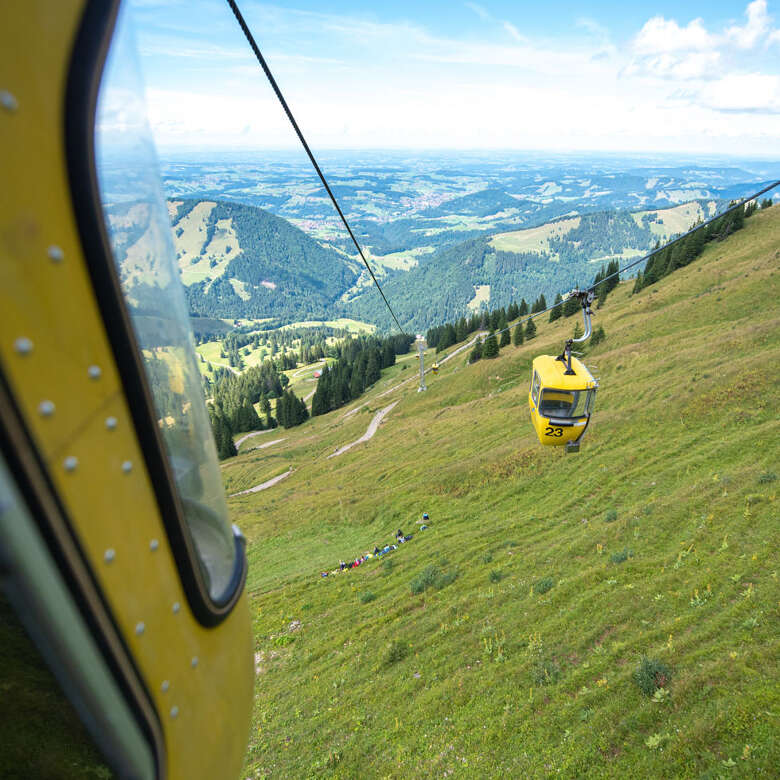 Ausblick aus der Hochgratbahn über die Landschaft um Oberstaufen