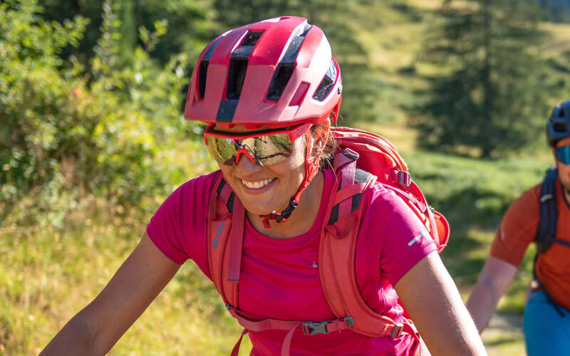 Oberstaufen und die Allgäuer Berge sind vielfältig und für das Radfahren besonders erlebnisreich. In Oberstaufen gelangt man mit dem Rad und E-Bike in die Natur und genießt Ausblicke und die Weite des Panoramas der Nagelfluhkette auf den Touren.