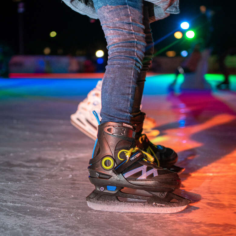 Eislaufen, Eisdisco und Eisstockschießen in Oberstaufen