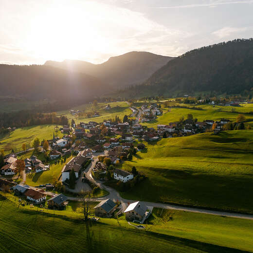 Steibis mit Bergpanorama in der Herbstsonne