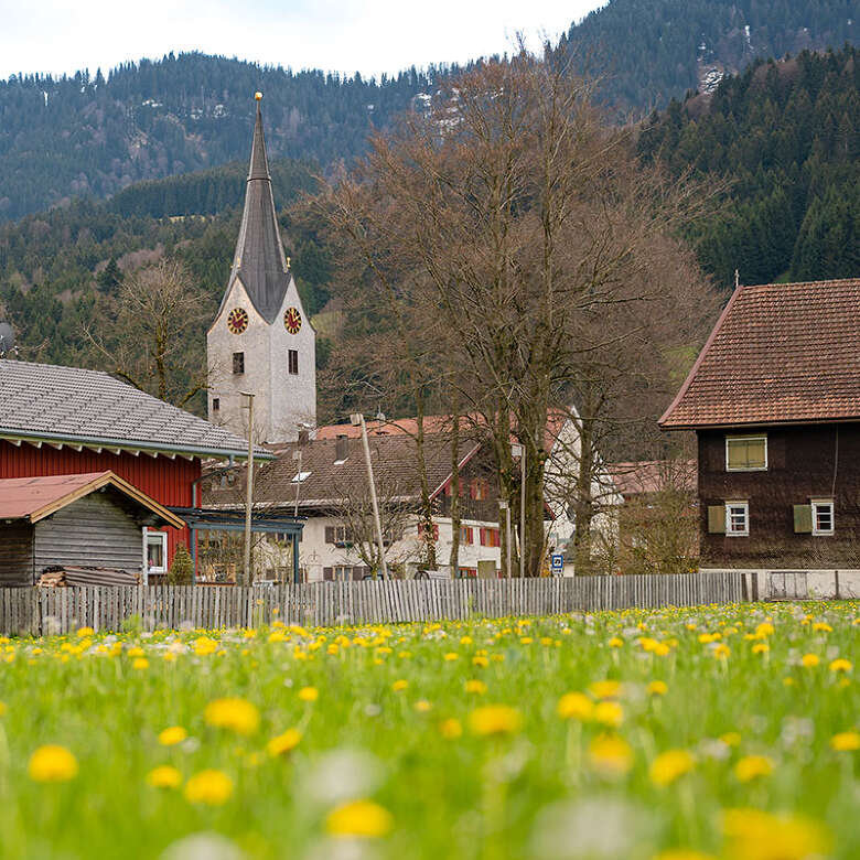 Dorfkern von Thalkirchdorf im Frühling