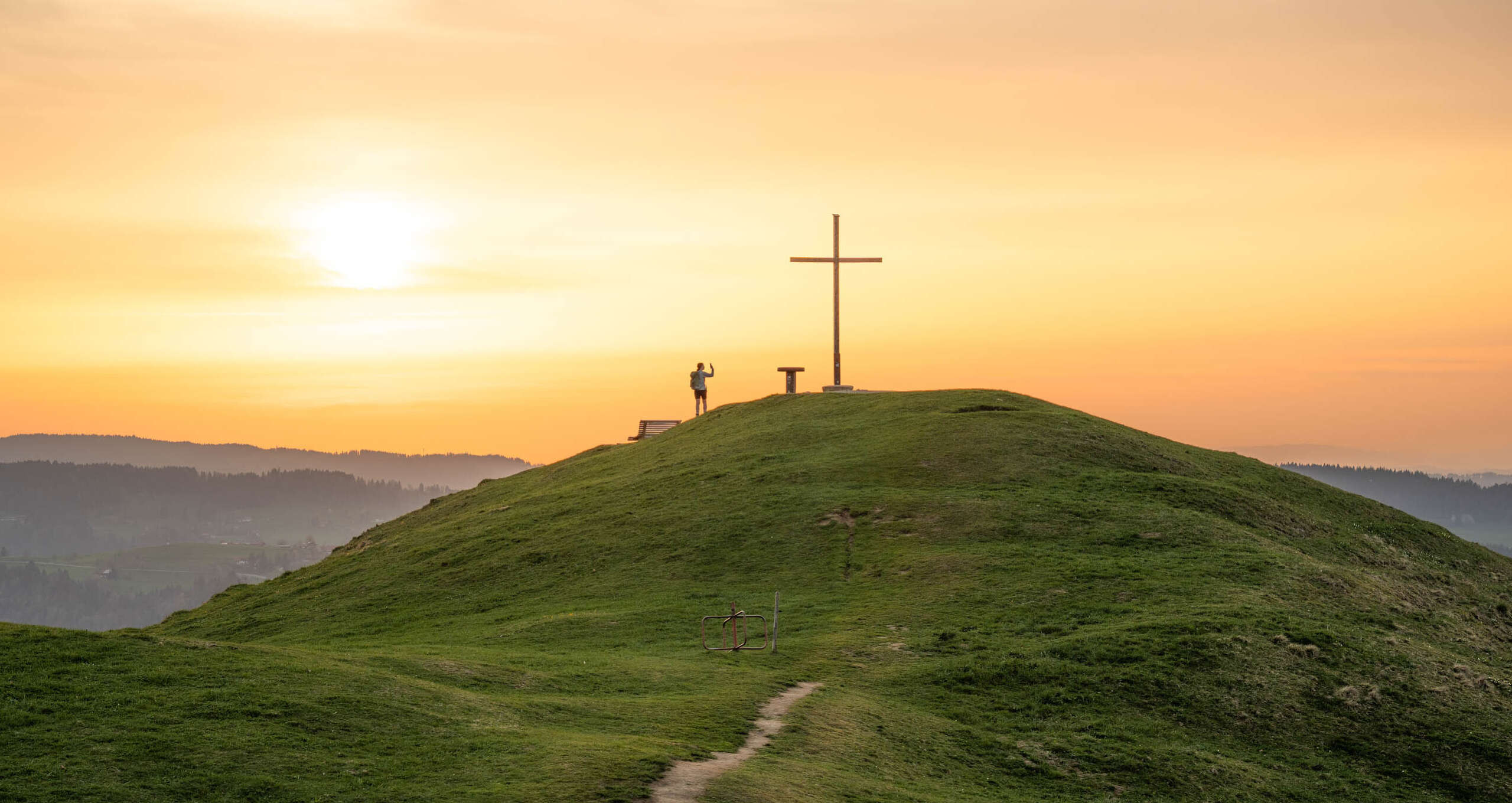 Gipfel des Hündle im Abendrot