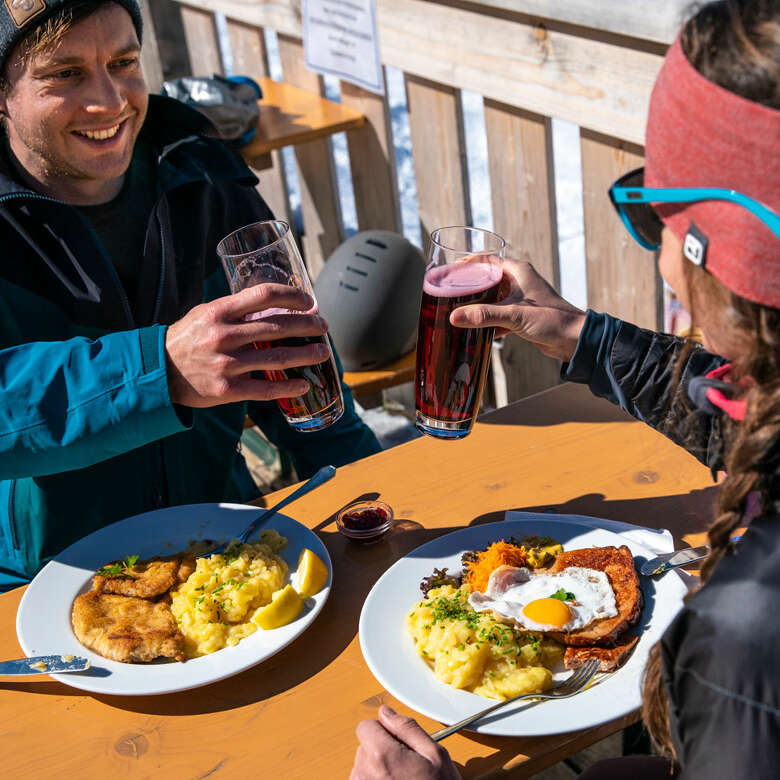 Einkehr beim Skifahren im Skigebiet Hündle-Thalkirchdorf.