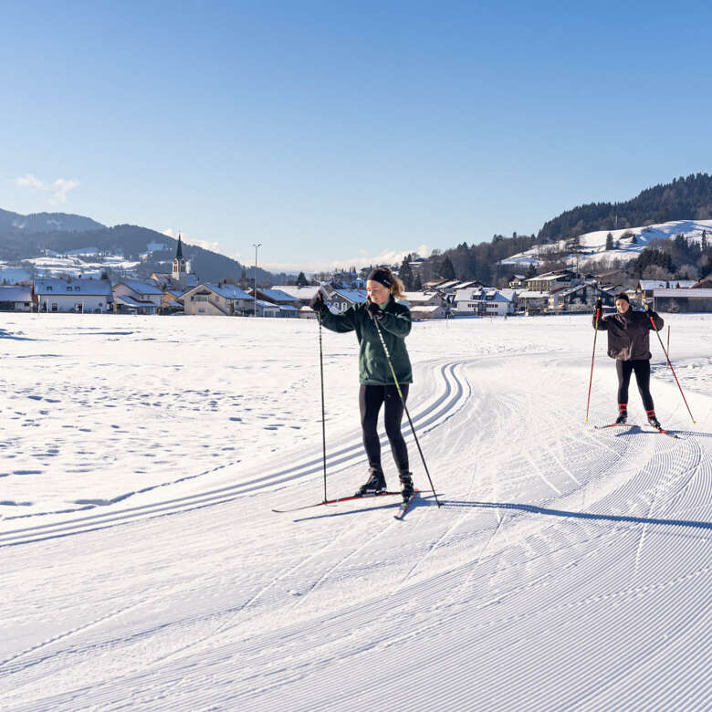 Sonnige Runden auf der Kalzhofer Loipe mit Blick auf Oberstaufen