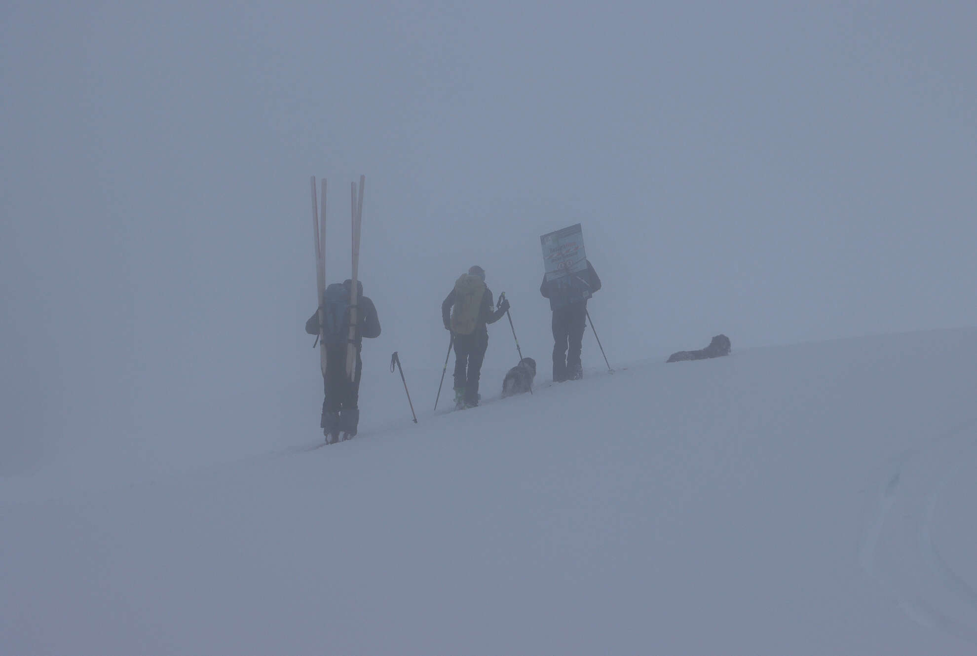 Naturparkranger auf Tour im Schnee