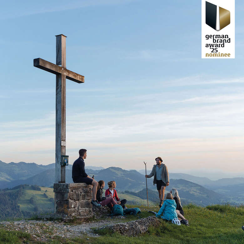 Uifach mir Cast an der Salmaser Höhe mit Weitblick über die Berge von Oberstaufen