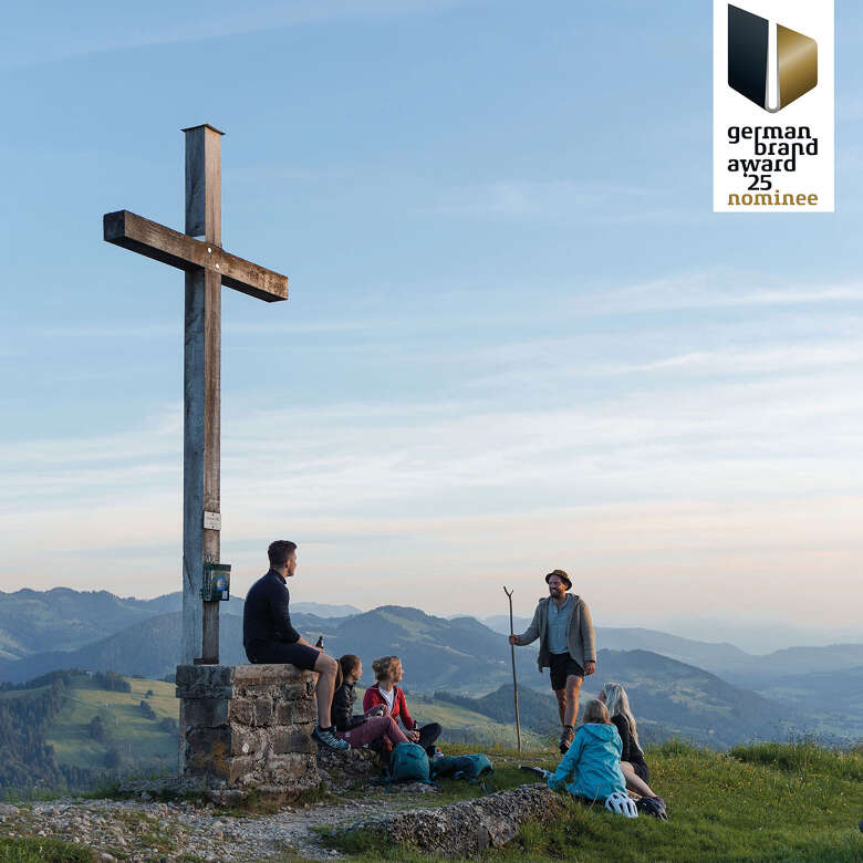 Uifach mir Cast an der Salmaser Höhe mit Weitblick über die Berge von Oberstaufen