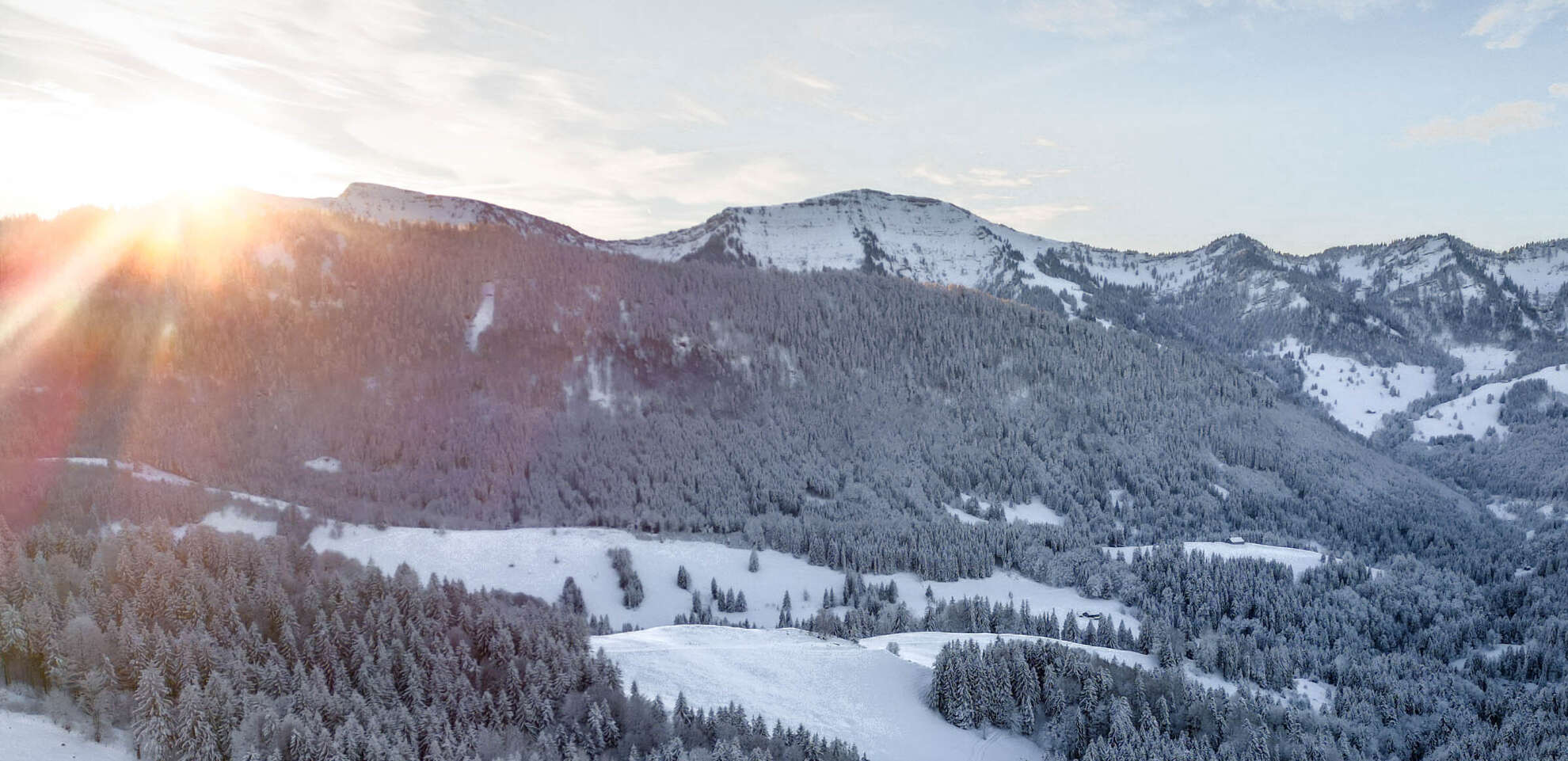 Verschneites Bergpanorama von Hündle, Prodel und Hochgrat