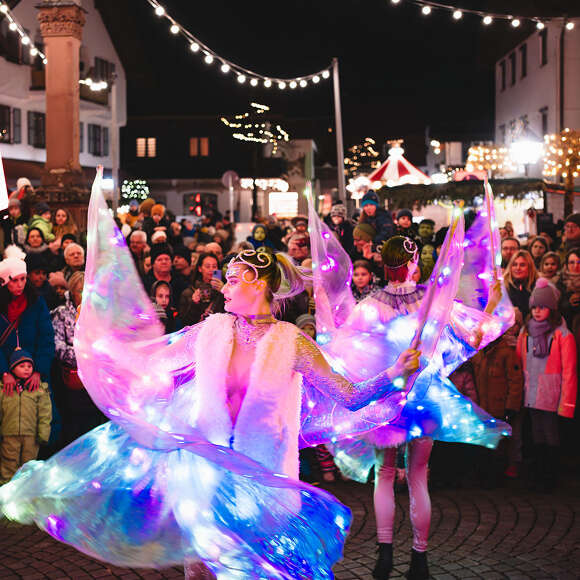 Walk-Acts beim Oberstaufener Winterzauber am Marieplatz